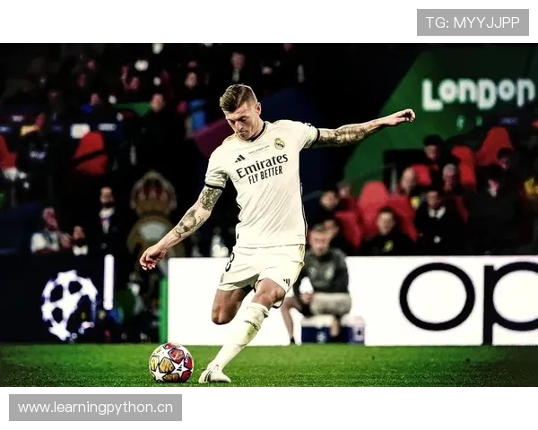 德容与托尼·克罗斯传球风格对比:节奏控制与进攻发起方式有何差异 德容与托尼·克罗斯传球风格对比:节奏控制与进攻发起方式有何差异